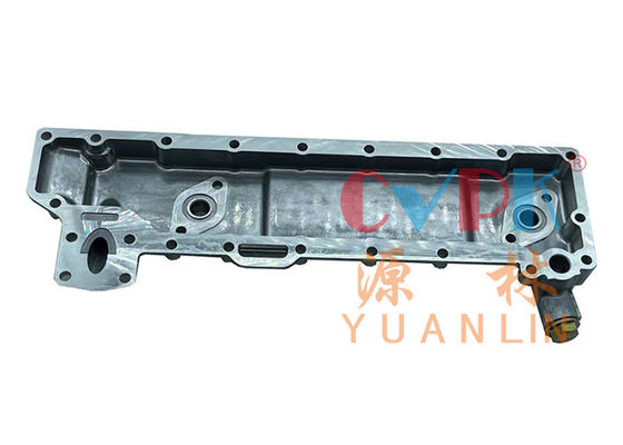 8-97032025-0エンジンのエンジン4BG1Tのための採鉱の掘削機のIsuzu 8-97032025-0オイル涼しいカバー